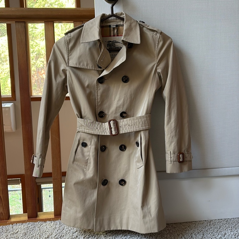 Girls size 10 year old authentic Burberry classic trench coat